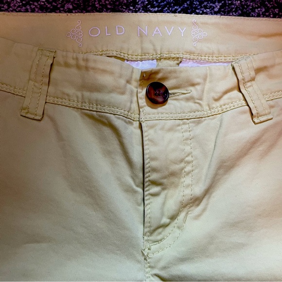 Old Navy Pixie Ankle/Crop Pants - Picture 3 of 5